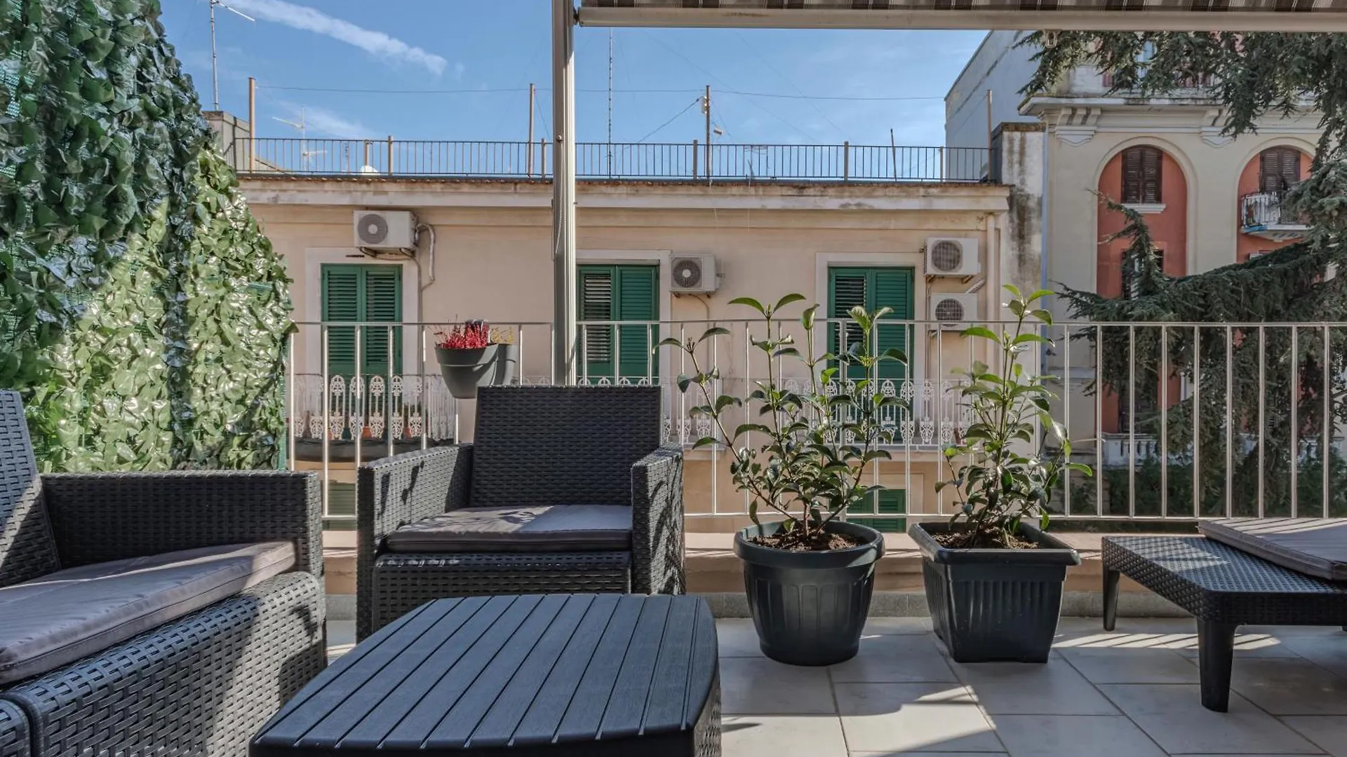 Eritrean Terrace Daire Bari